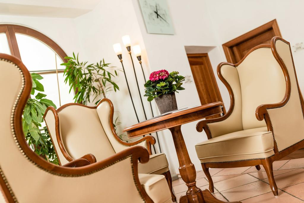 Hotel Restaurant Lilie Віпітено Екстер'єр фото