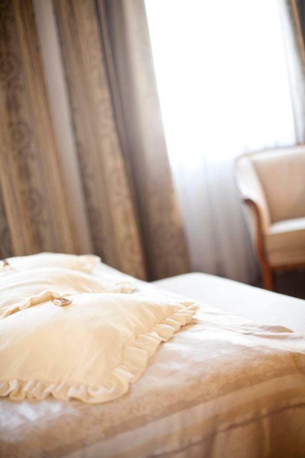 Hotel Restaurant Lilie Віпітено Номер фото